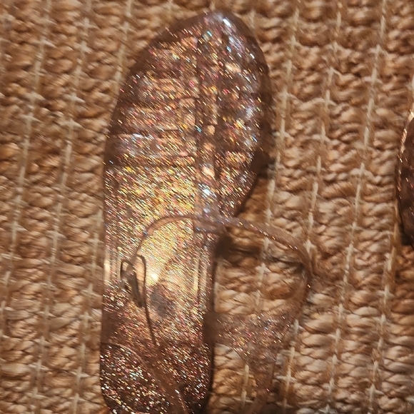 Glossy Gold Sandals with Woven Design - Picture 3 of 4